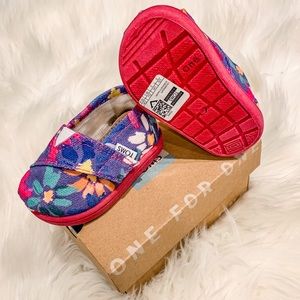 Baby floral TOMS 🌸🌺✨